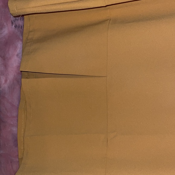 A gorgeous yellow knee length dress - Picture 5 of 6